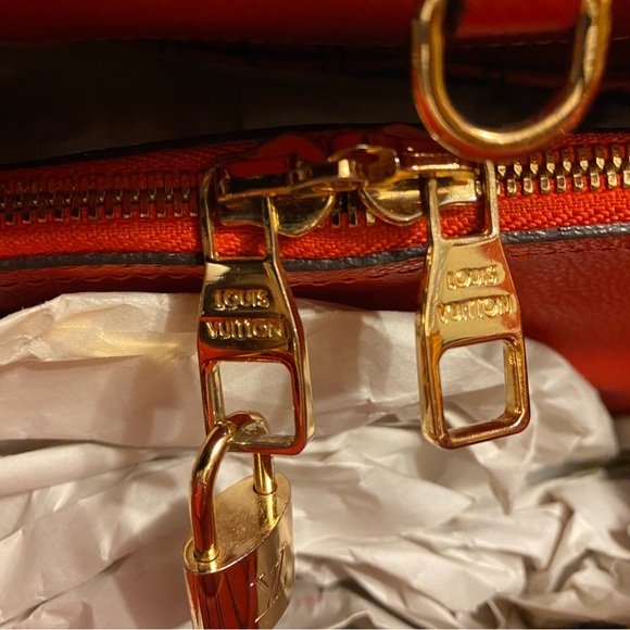 Louis Vuitton Red Tote - Picture 11 of 11